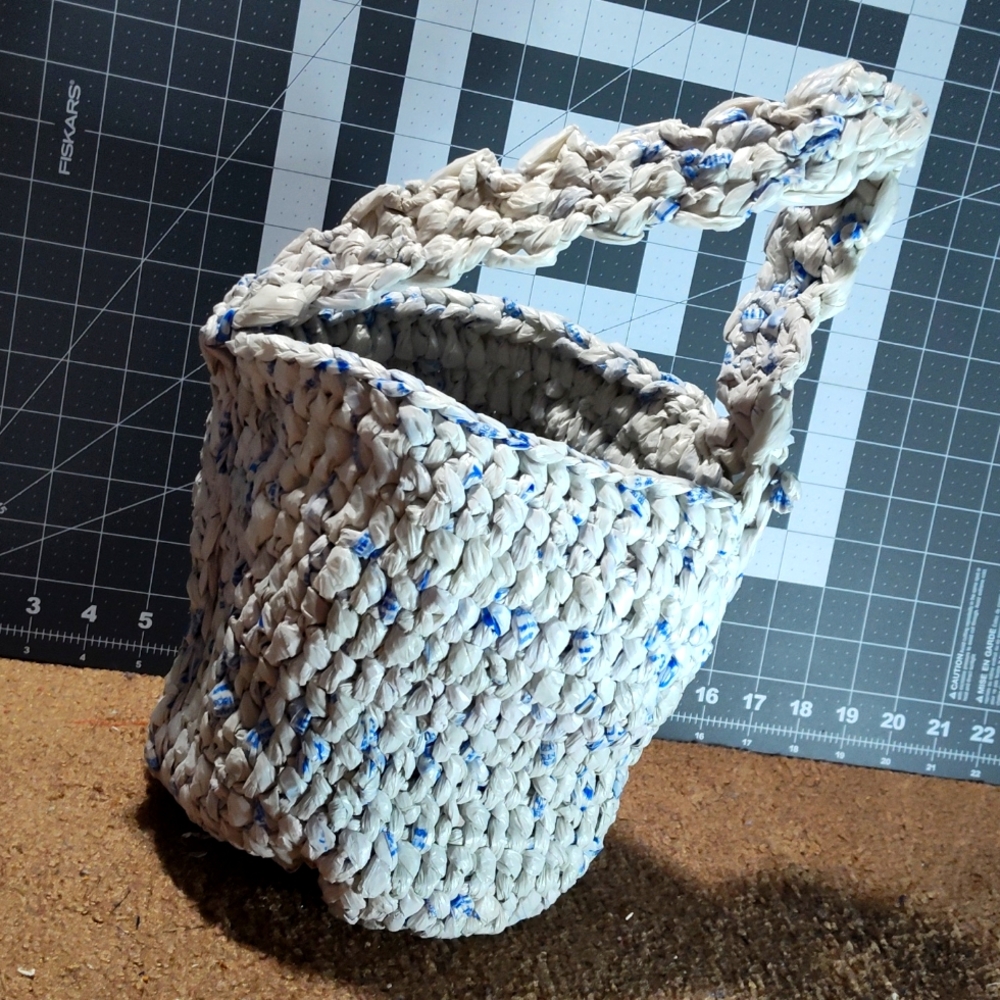 Reusable grocery bag: crochet